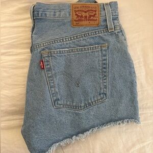 Levi's 501 shorts light wash size 27
